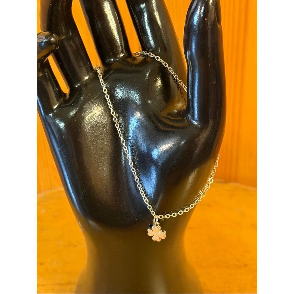 silver tone four-leaf clover pendant bracelet (7463)